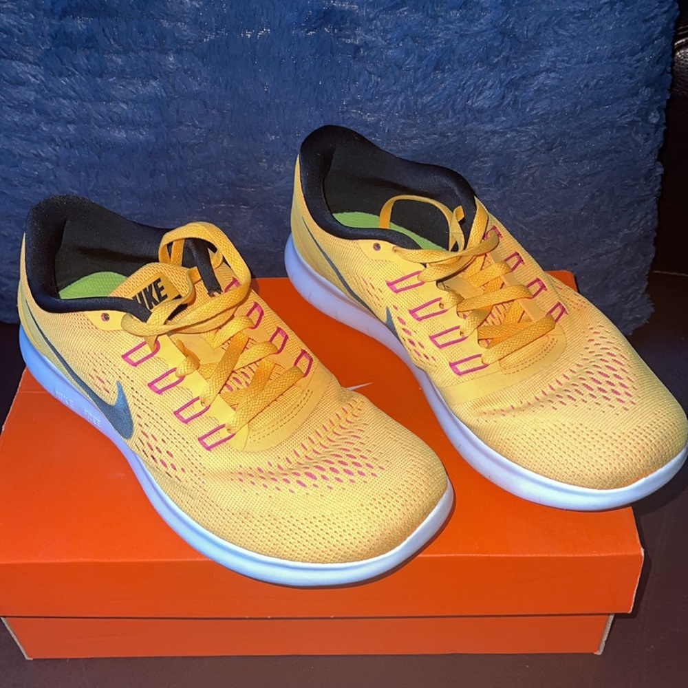 Womens Nike Free Run - Picture 2 of 4
